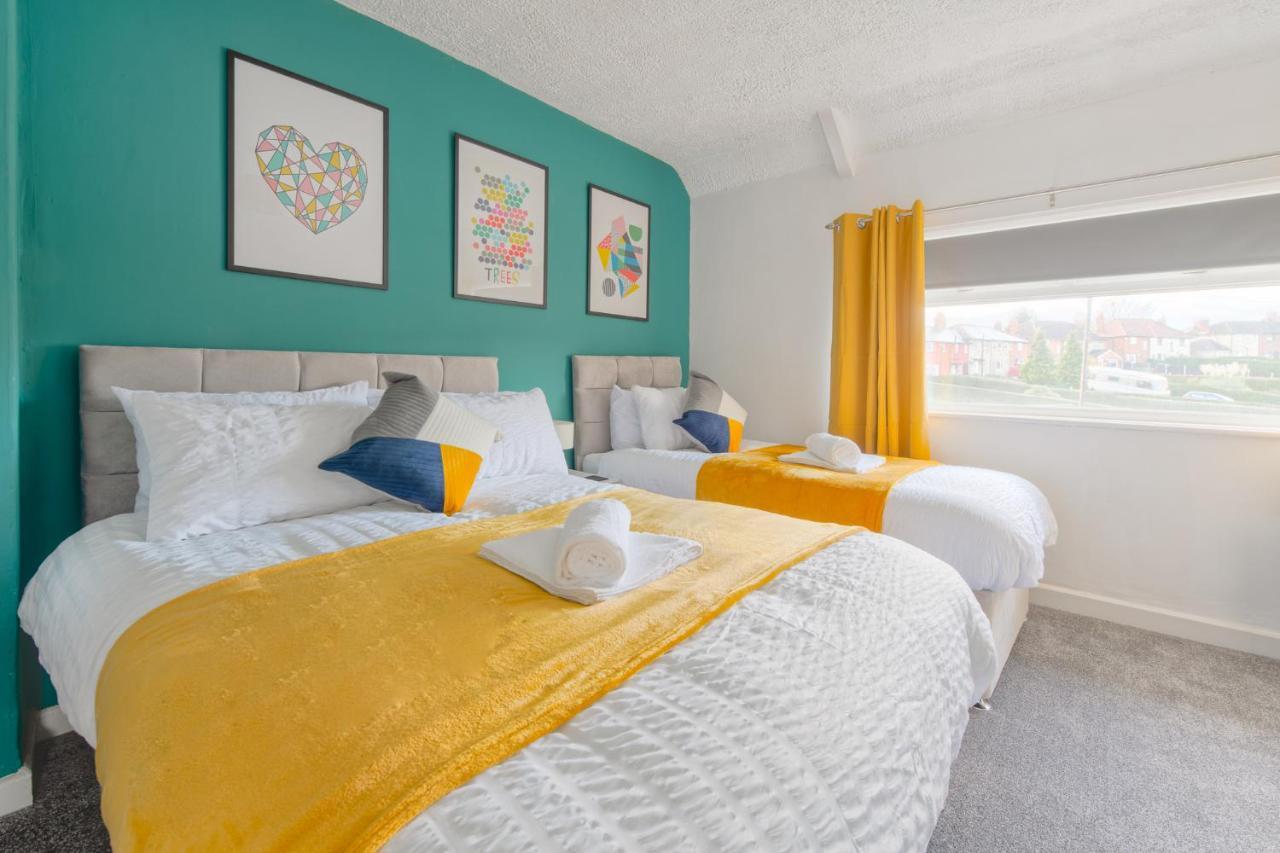 Rookwood House - Spacious Home With Free Parking - Short Stay Leeds Лийдс Екстериор снимка