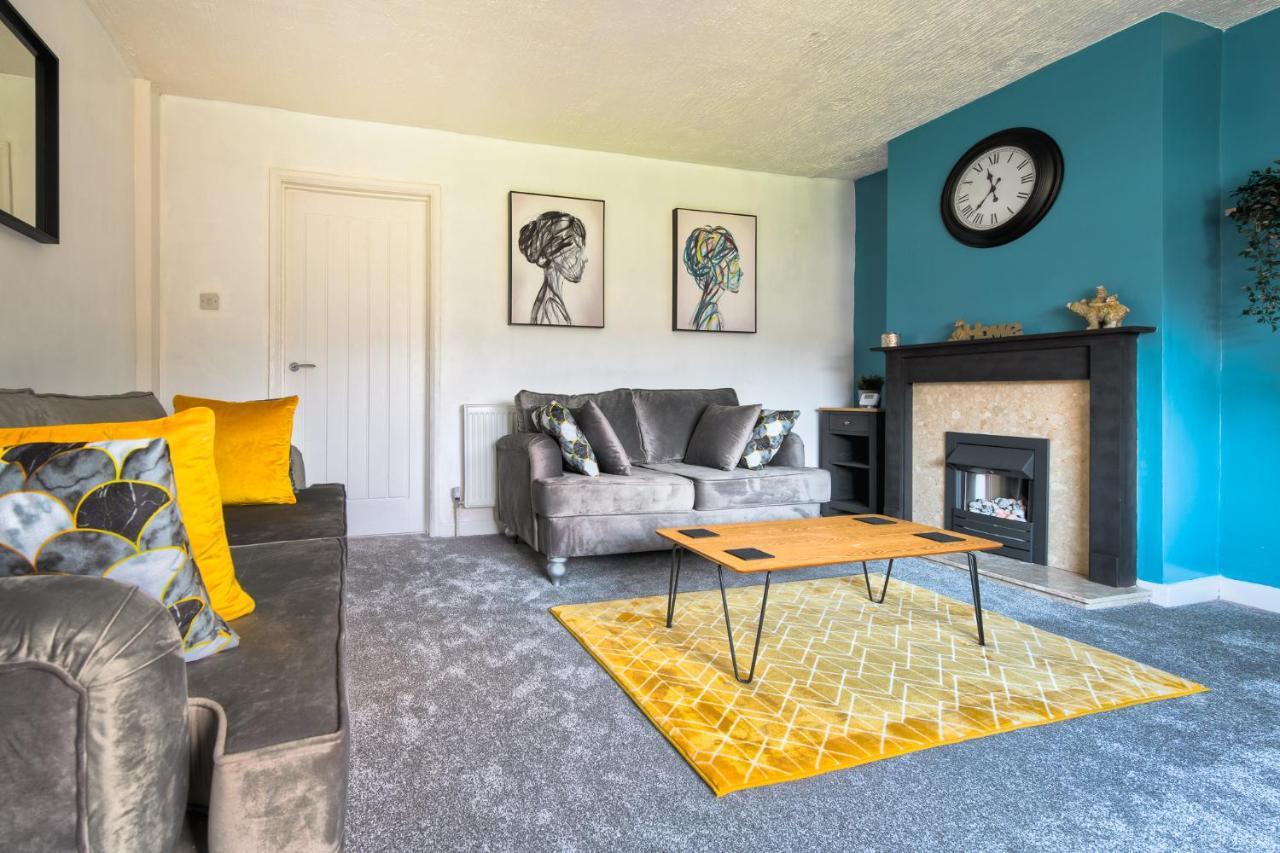 Rookwood House - Spacious Home With Free Parking - Short Stay Leeds Лийдс Екстериор снимка