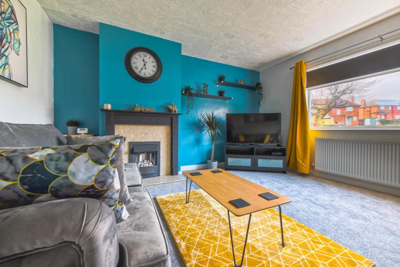 Rookwood House - Spacious Home With Free Parking - Short Stay Leeds Лийдс Екстериор снимка