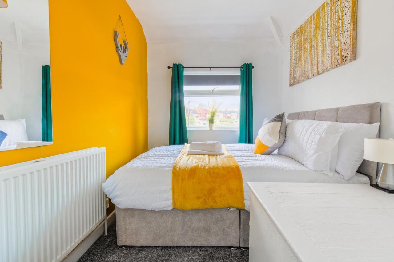 Rookwood House - Spacious Home With Free Parking - Short Stay Leeds Лийдс Екстериор снимка