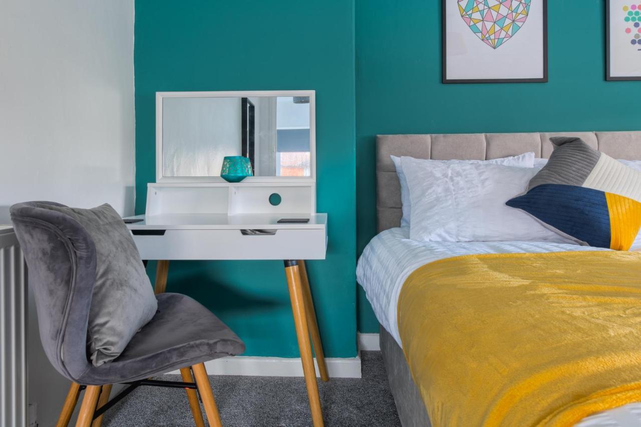 Rookwood House - Spacious Home With Free Parking - Short Stay Leeds Лийдс Екстериор снимка