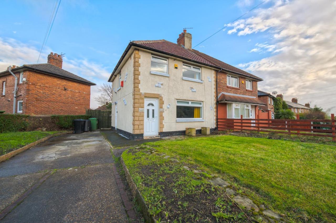 Rookwood House - Spacious Home With Free Parking - Short Stay Leeds Лийдс Екстериор снимка
