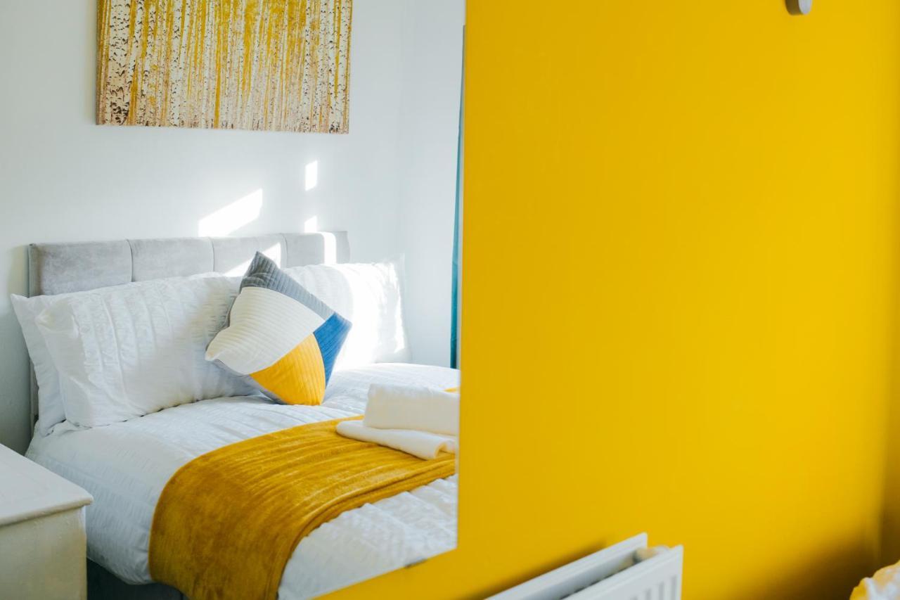 Rookwood House - Spacious Home With Free Parking - Short Stay Leeds Лийдс Екстериор снимка